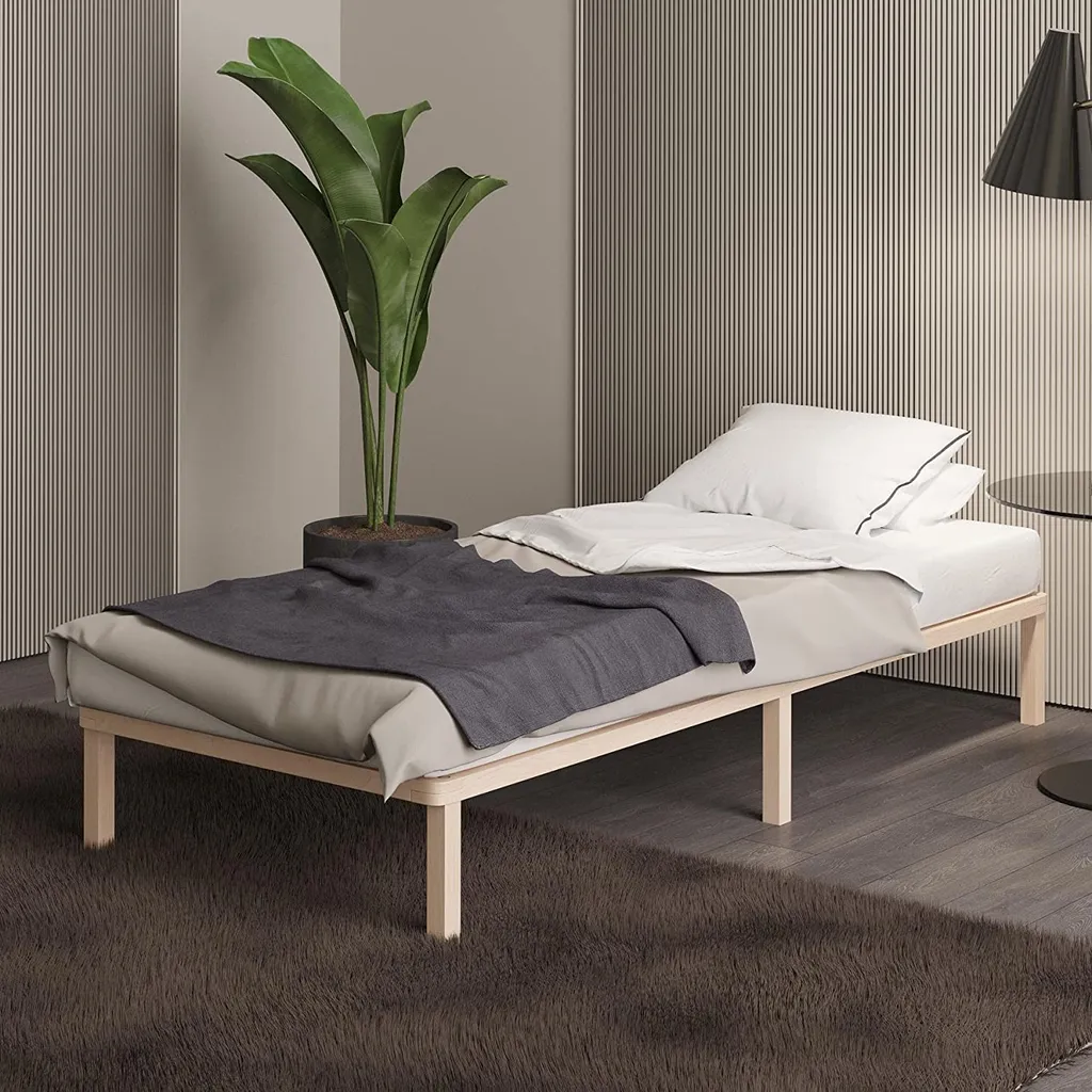 Bettgestell 120x200 Cm Lisette In Scandi Style Mit Lattenrost Mit Füßen – Hypoallergen Futonbett Aus Massivholz Mit Rollrost – Bettrahmen 250+ Kg – Stabiles Holzbett – Unbehandeltes Es Massivholz – Bild 5